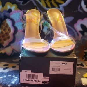 Fashion Nova, size 8M